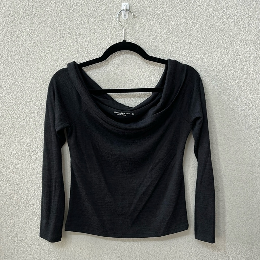 Cozy abercrombie and fitch off shoulder top